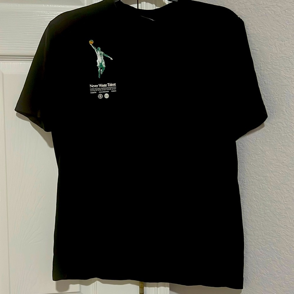 H&M tee shirt, men’s size‎ medium
